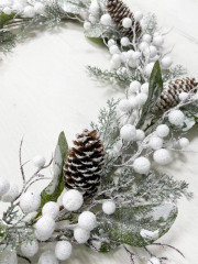 Гирлянда еловая с белыми ягодами и шишками - Фото 2