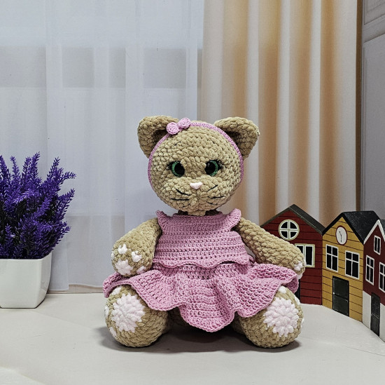 Кошечка в платье