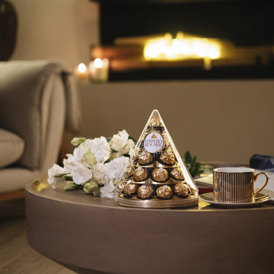Конфеты молочный шоколад и лесной орех «Ferrero Rocher»