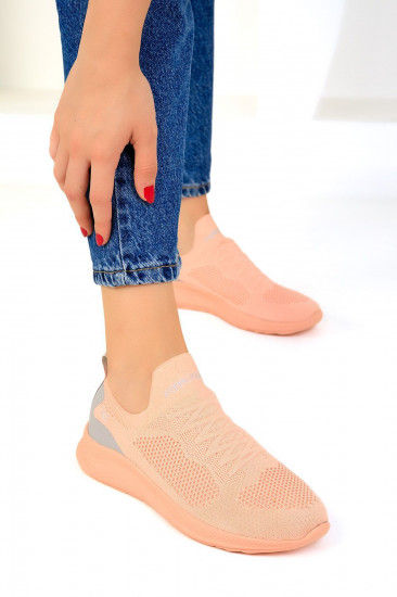 Кроссовки женские