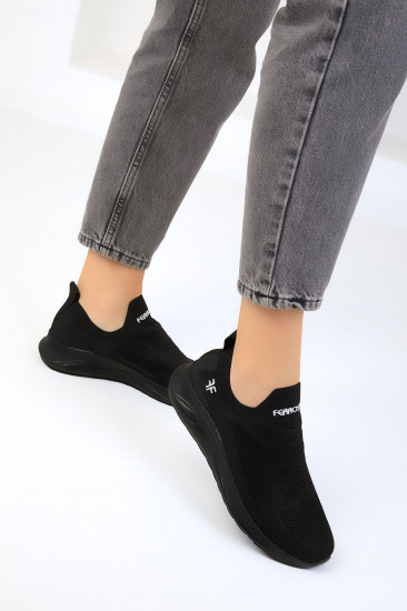 Кроссовки женские