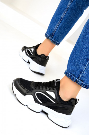 Кроссовки женские