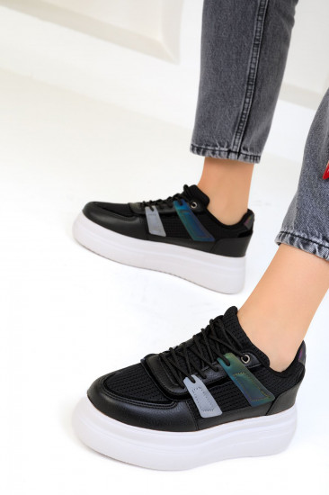 Кроссовки женские