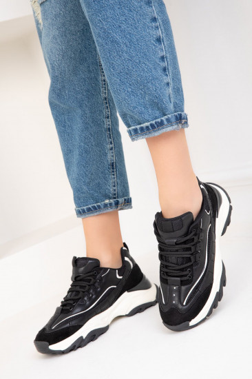 Кроссовки женские