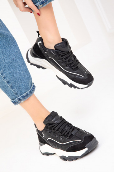 Кроссовки женские