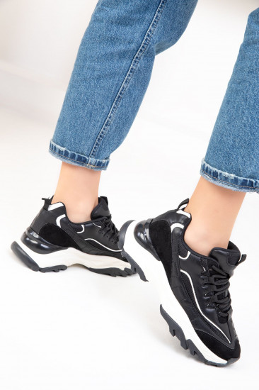 Кроссовки женские