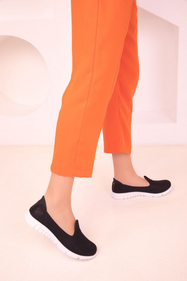 Кроссовки женские