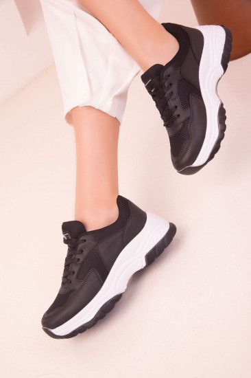 Кроссовки женские