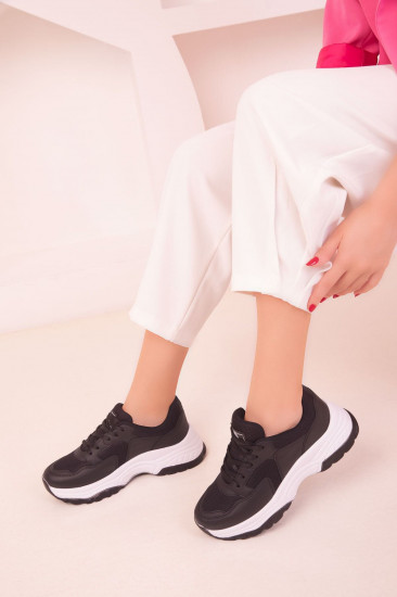 Кроссовки женские