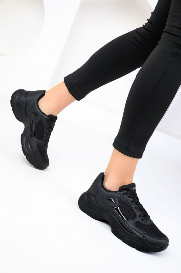 Кроссовки женские