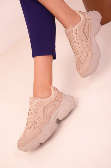 Кроссовки женские