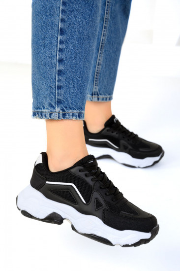 Кроссовки женские