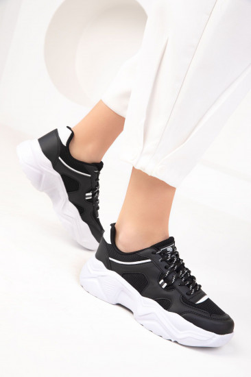 Кроссовки женские