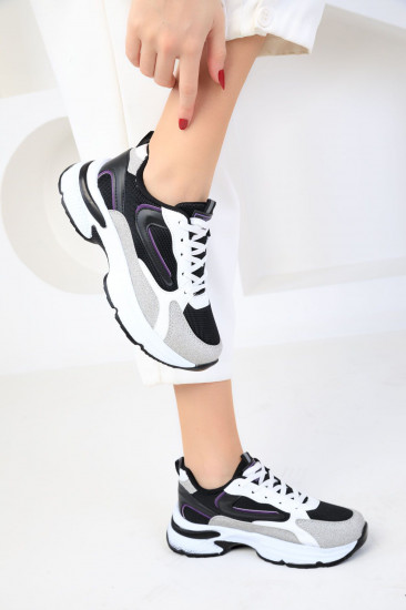 Кроссовки женские