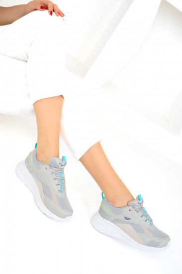 Кроссовки женские