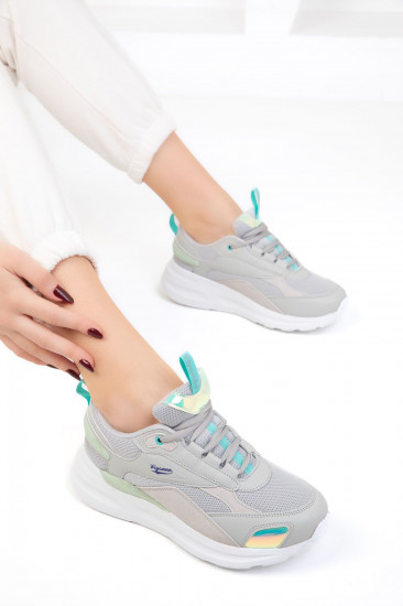 Кроссовки женские