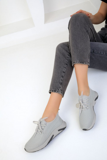 Кроссовки женские