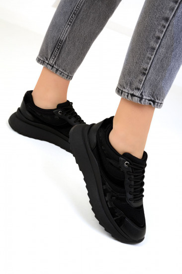 Кроссовки женские