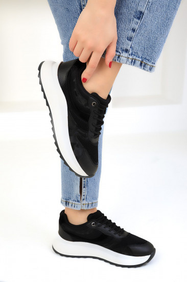 Кроссовки женские