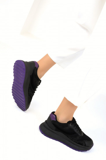 Кроссовки женские