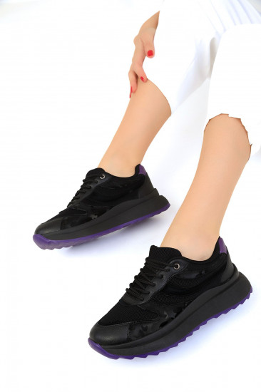 Кроссовки женские