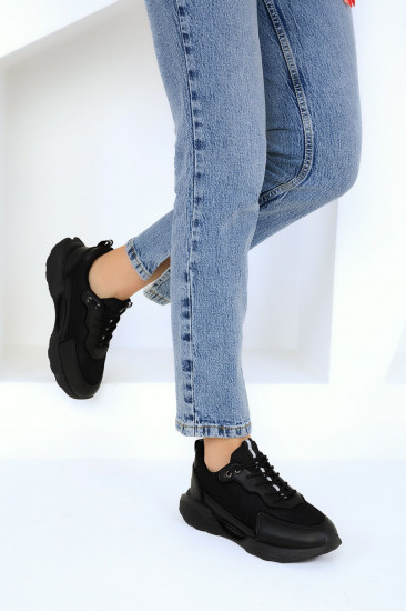 Кроссовки женские