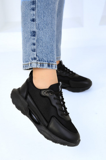 Кроссовки женские