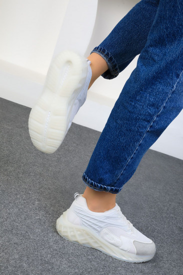 Кроссовки женские