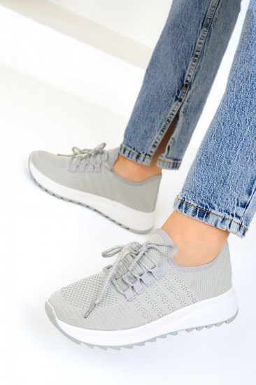 Кроссовки женские