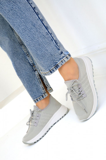 Кроссовки женские