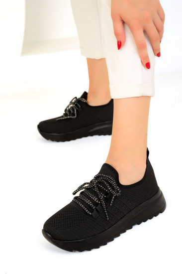 Кроссовки женские