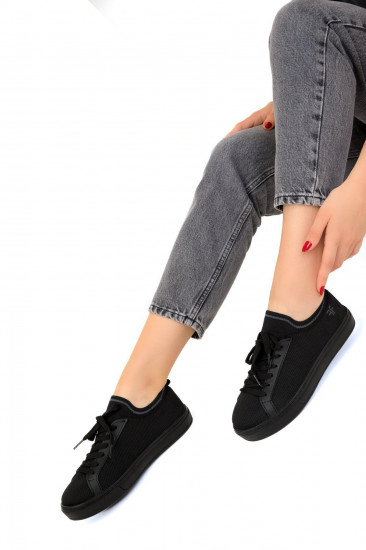 Кроссовки женские