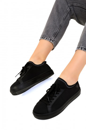 Кроссовки женские