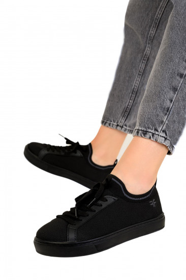 Кроссовки женские