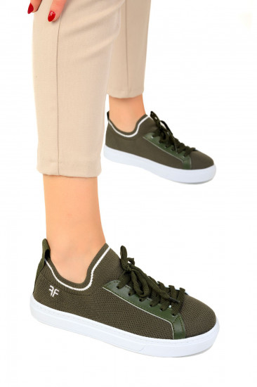 Кроссовки женские