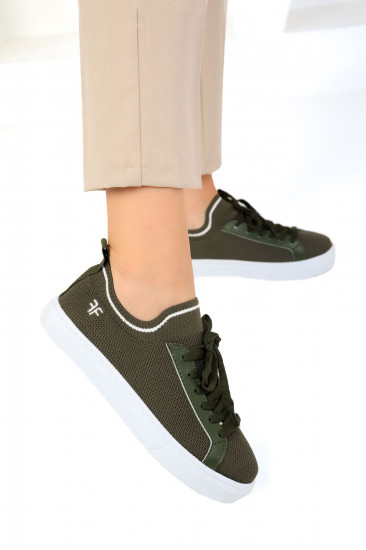 Кроссовки женские