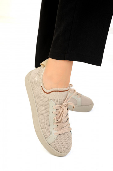 Кроссовки женские