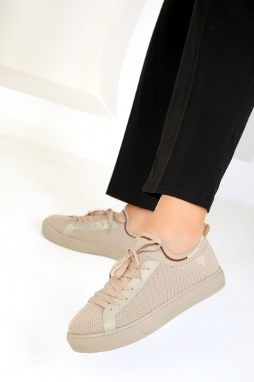 Кроссовки женские