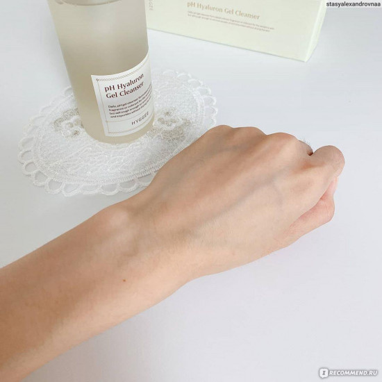 Гель для умывания увлажняющий «pH Hyaluron Gel Cleanser»