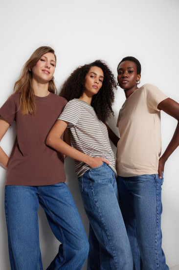 Футболка женская