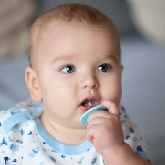 Набор пустышек симметричных ортодонтических с футляром «Мишка» - Фото 3