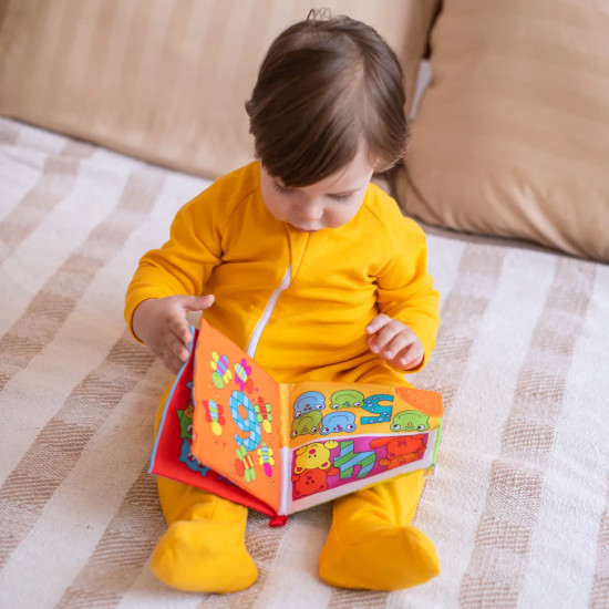 Книжка развивающая с шуршащими страничками и прорезывателем «Му 1st book. Цифры»