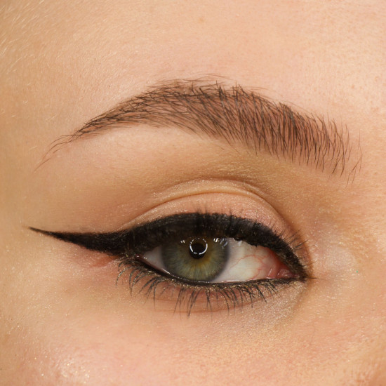 Карандаш-контур для век «Streamline Eyeliner», оттенок Black