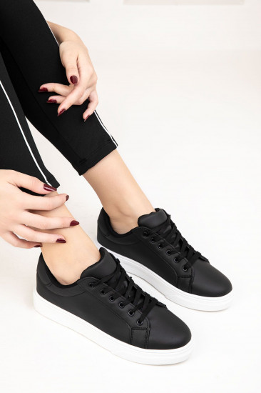 Кроссовки женские