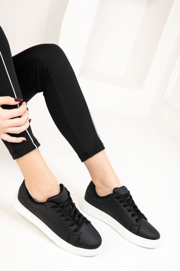 Кроссовки женские