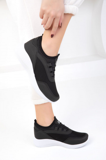 Кроссовки женские