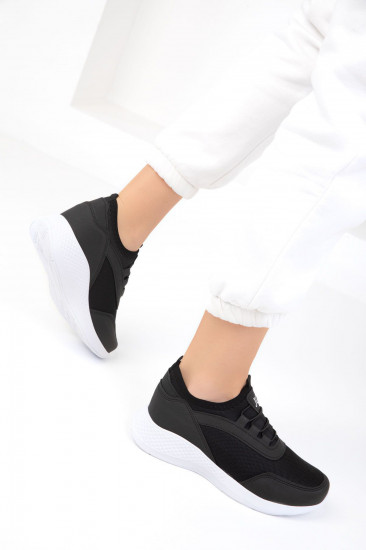 Кроссовки женские