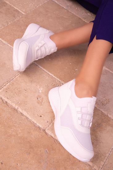 Кроссовки женские