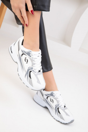 Кроссовки женские