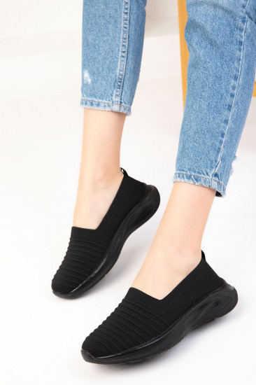 Кроссовки женские